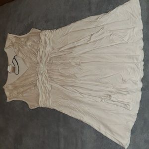 Women's Monroe and Main Dressy Vneck Size Small